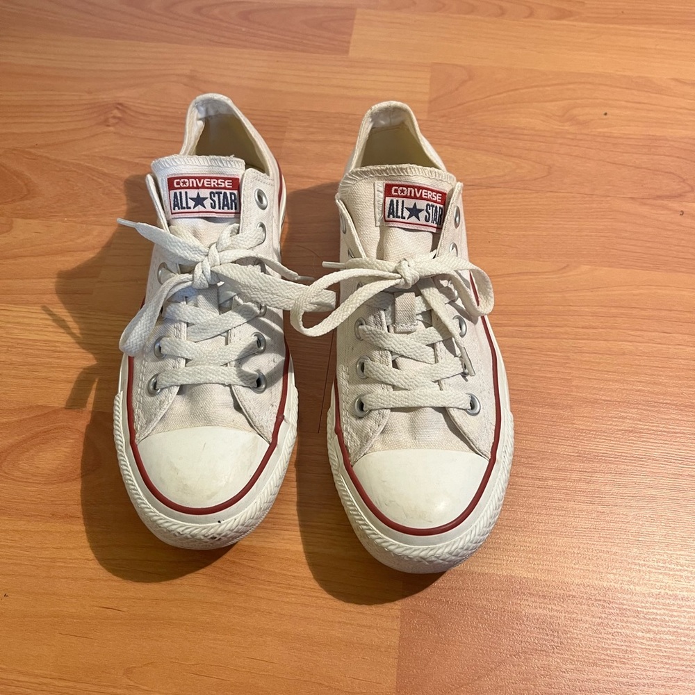 Converse White All Star Low Chuck Taylor 7.5 size